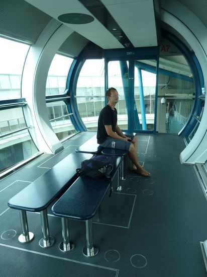 Erste wichtige Touriattrattraktion: der Singapore Flyer, das größte Riesenrad der Welt. Sehr cool: wir hatten eine Kabine für uns, selbstverständlich klimatisiert!