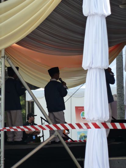 eine Band spielte auch 