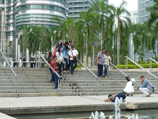 Sehr witzig zu beobachten, wie so mancher sich für ein schönes verbiegt