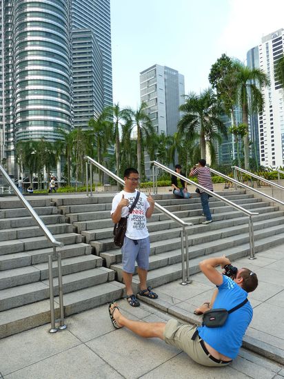 JA..noch ein bisschen nach links..genau und jetzt Daumen hoch und CHEEEEESEEE!!!