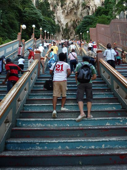 Dann gings die Stufen rauf, am Vormittag wars gottseidank noch schattig...