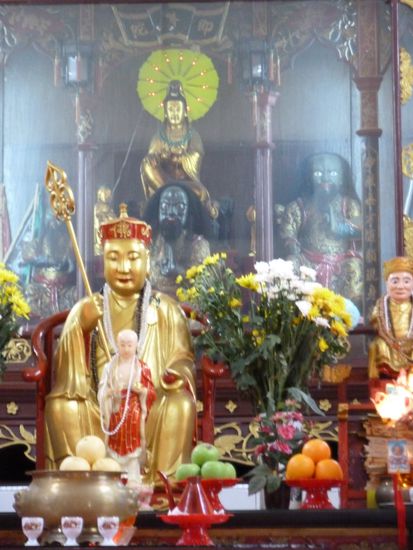 Leider sprach die nette Dame vor Ort kein Englisch, wir wissen leider nicht, was das alles für Gestalten sind..