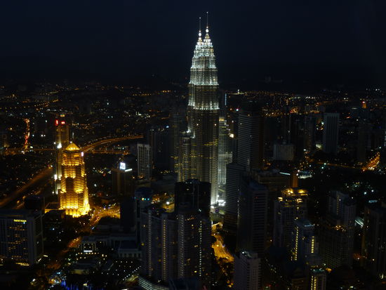 KL bei Nacht