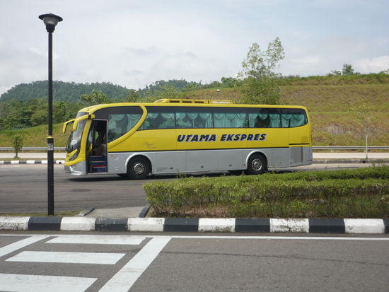 unser Bus von außen