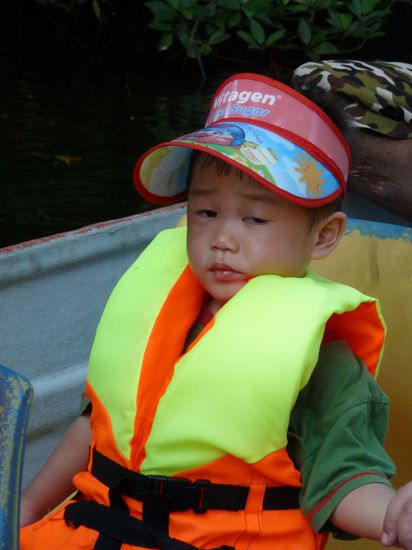 hach, der Kleene war vielleicht drollig. Erst hieß es " Ich will die Schlange sehen!!!!", als er sie dann sah: "Ich will weg, ich will weg!!"