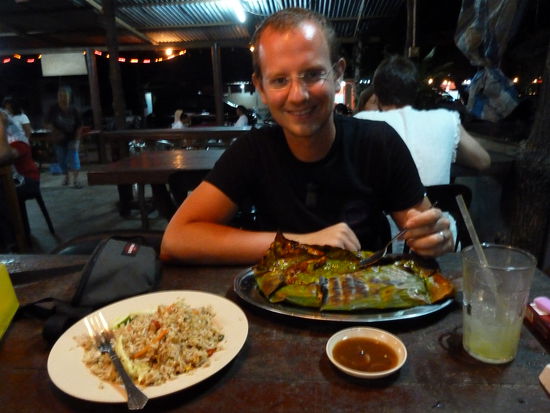 Am letzten Abend gabs noch Fisch im Bananenblatt 