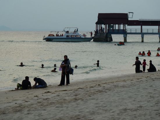 Am Strand auf der anderen Seite.