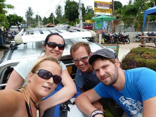 Angekommen wurden wir gleich verschleppt und auf der Ladefläche eines Jeeps in unsere Unterkunft gebracht.