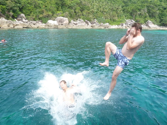 Gute Idee: "Synchronspringen" vom oberen Deck