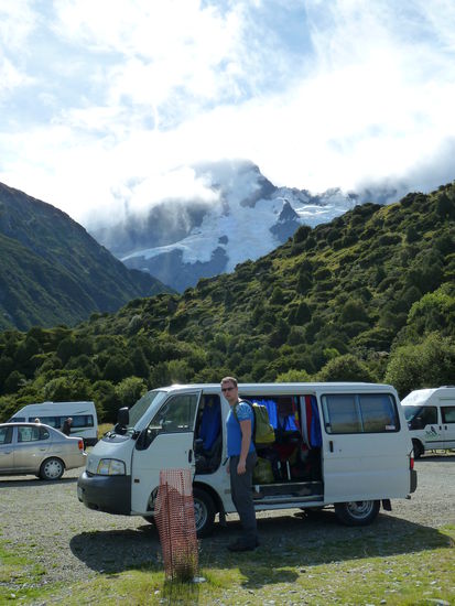 Unser Lager fuer die Nacht: mit schoener Aussicht. Kosten: 3EU pro Nase.