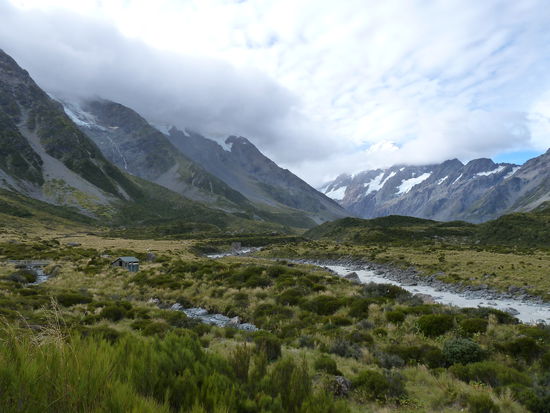 ..und "muessen" dahin, wo das Baechlein entspringt.... Laune sinkt...doch wir ziehens durch !!!! TSCHAKKA!!!!!