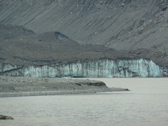 Noch ein letzter Blick auf den Gletscher.
Am naechsten Tag sind wir zuruek zum Lake Takepo gefahren. Denn hier gab es einen wunderschoenen HolidayPark zum uebernachten. Mit Blick auf den See und einem Zentrum so gross wie die Bornstrasse .
