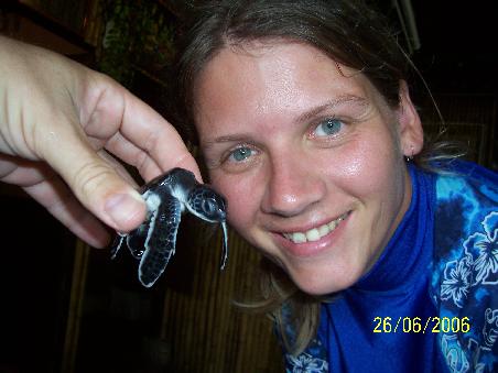 Sanne und Baby-Turtle