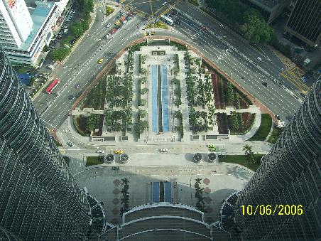 Blick nach unten von der Skybridge