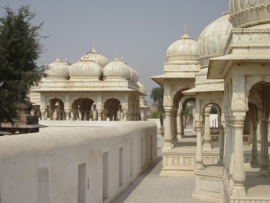 Bikaner: Devi Kund Chhatris