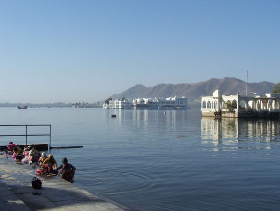Udaipur: am Seeufer