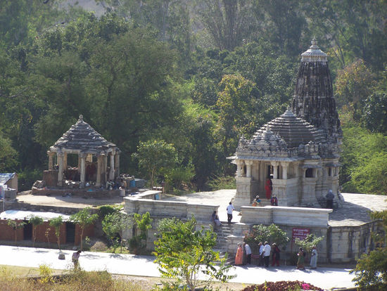 Ranakpur: Chaumukha Mandir (Nebentempel)
