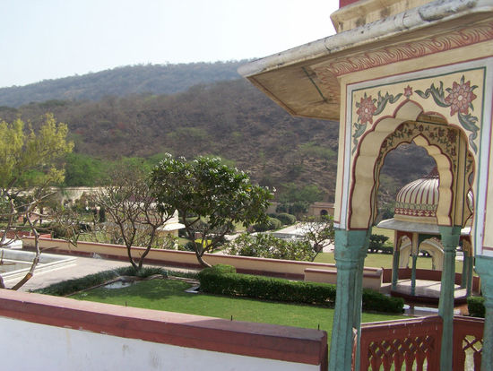Jaipur: Sisodia Rani Palace Garden