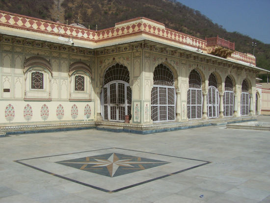 Jaipur: Sisodia Rani Palace Garden