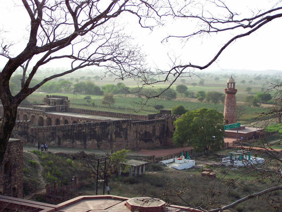 Fatehpur Sikri: ausserhalb der Palastanlage