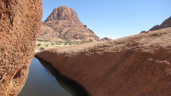 "the Pool" mit Spitzkoppe