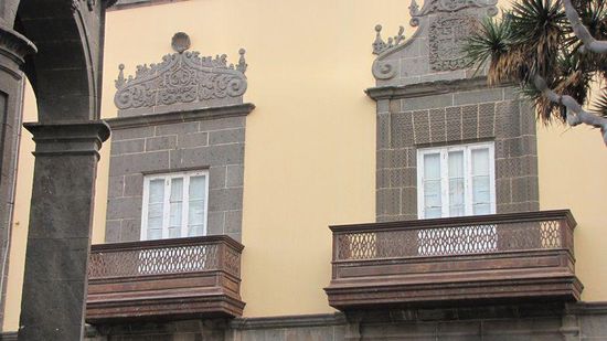 Hausfassade am Plaza del Espiritu Santo