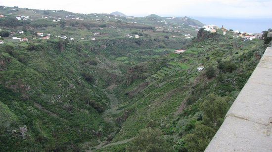 Barranco am Nordhang des Bergmassifs