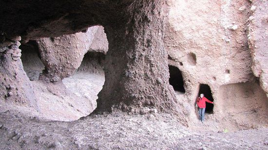 Wohnhöhlen "Cuatro Puertas"