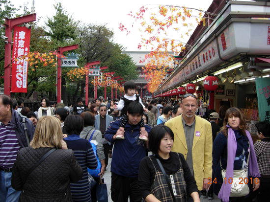 Der Weg zum Kannon-Tempel in Asakusa