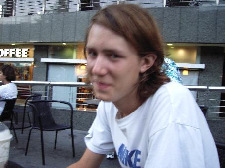 und das ist der Jonas.
Fuer Mama. Weil die mich seit einem halben Jahr fragt, wie der denn nun aussieht.