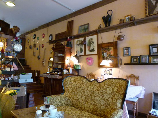 Café "Kahvila-Cafe Kaneli", wie bei Oma zuhause