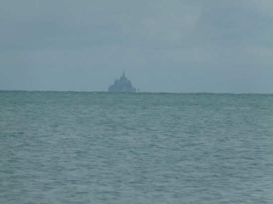 Mont St. Michel in der Ferne