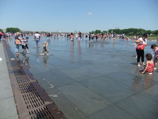 Warten auf das Wasserspiel