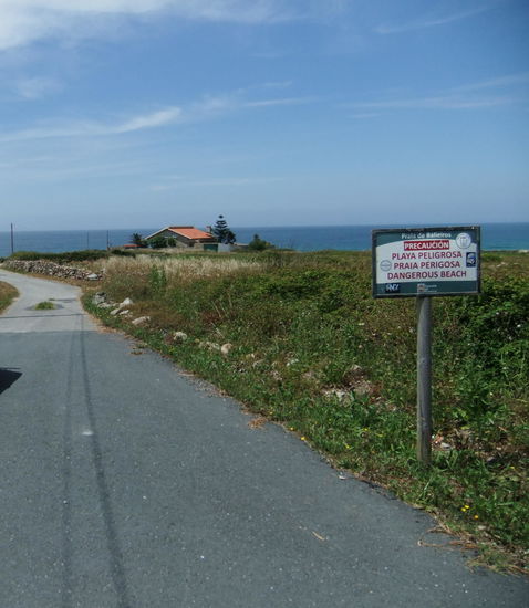 Zufahrt zum gefährlichen Strand