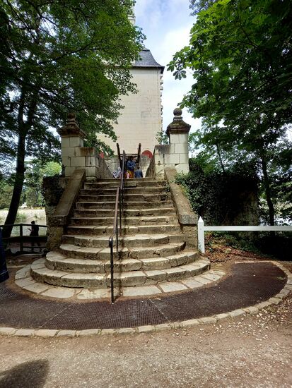 Aufgang zur Galerie auf der anderen Flußseite