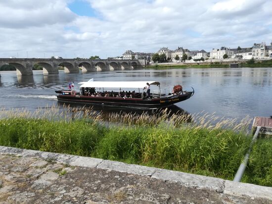 Ausflugsboot auf der Loire