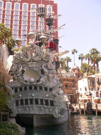 Hotel Treasure Island