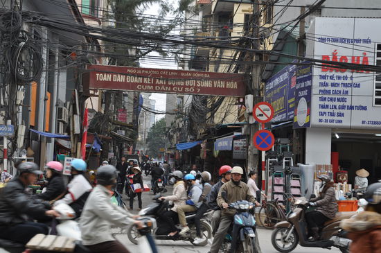 Hier seht ihr das Verkehrschaos durch das wir uns kaempfen 