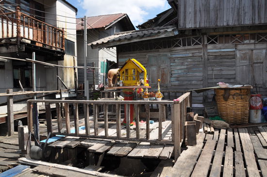 Man koennte sagen Terrasse mit Geisterhaeuschen