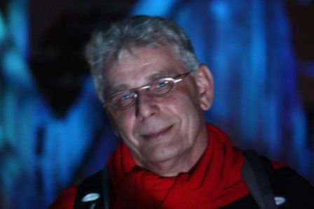 15.03.11 - auf der verschiedenfarbig angeleuchteten Brücke