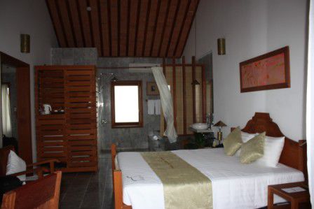 16.03.11- Zimmer 2 unseer Suite mit offenem Badf