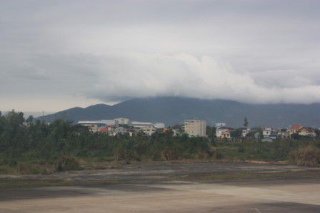 18.03.11 - Blick auf die Da Nang umgebenden Berge