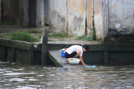 Wäsche waschen im Mekong-Delta