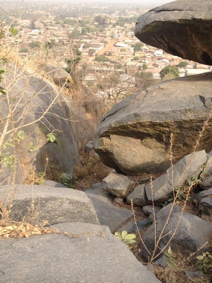 Von dort unten stiegen wie den felsigen Weg hinauf