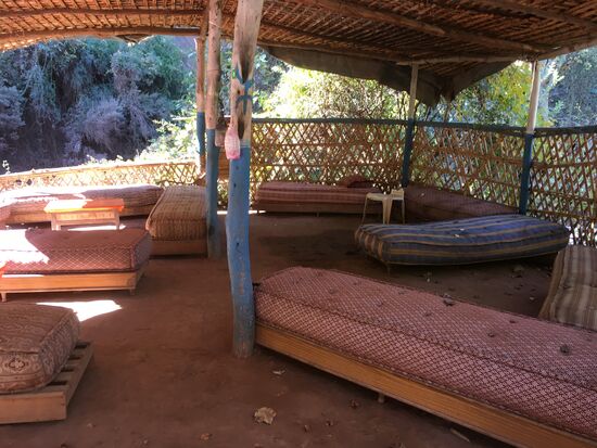 Sind das nun Betten, falls kein Zelt  dabei ist?