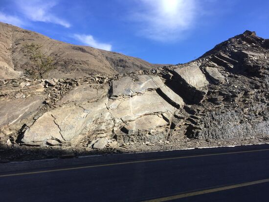 Schroffer werdendes Gestein