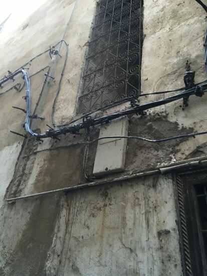 Immer wieder faszinierend für mich – die Elktroleitungen in anderen Ländern