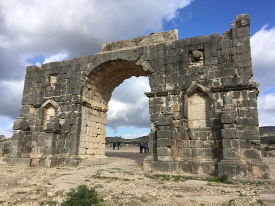 Der Triumphbogen  von der anderen Seite