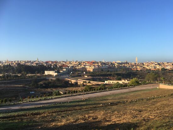 Blick auf Meknès am Morgen