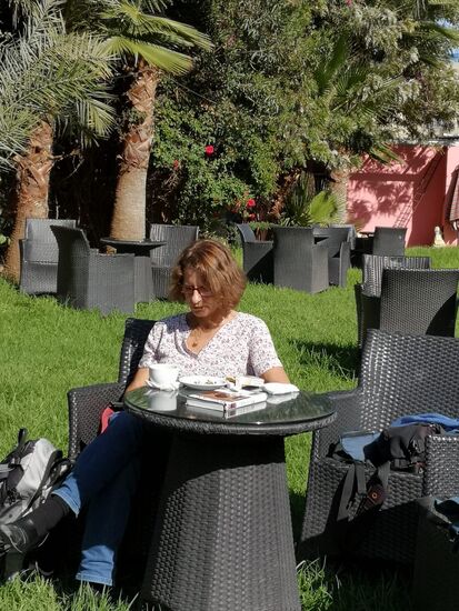 In der Mittagspause wird der Reisebericht vervollständigt.